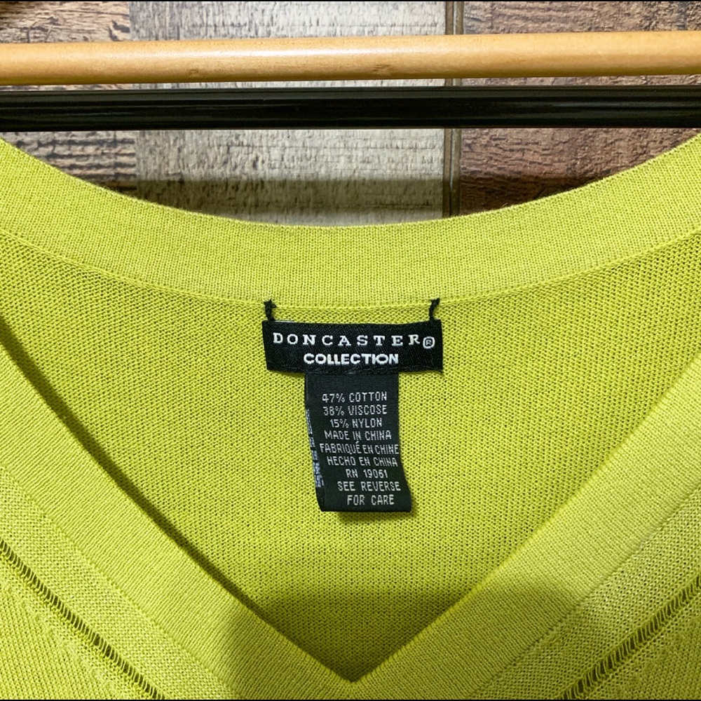 | doncaster | Sleeveless Blouse - Picture 6 of 7